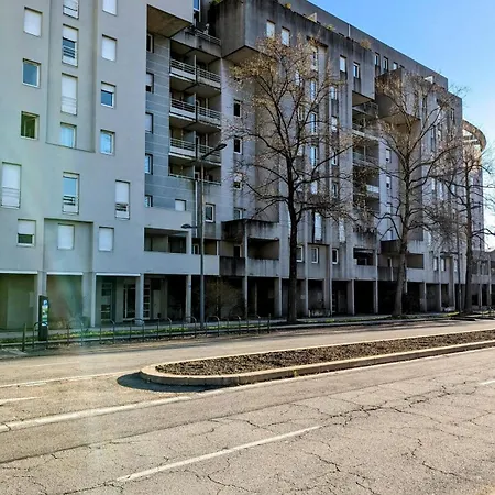 Lejlighed Close To Train Station, Secure Parking *